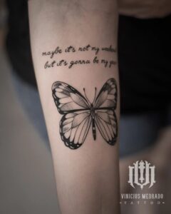 Tatuagem Fine Line borboleta